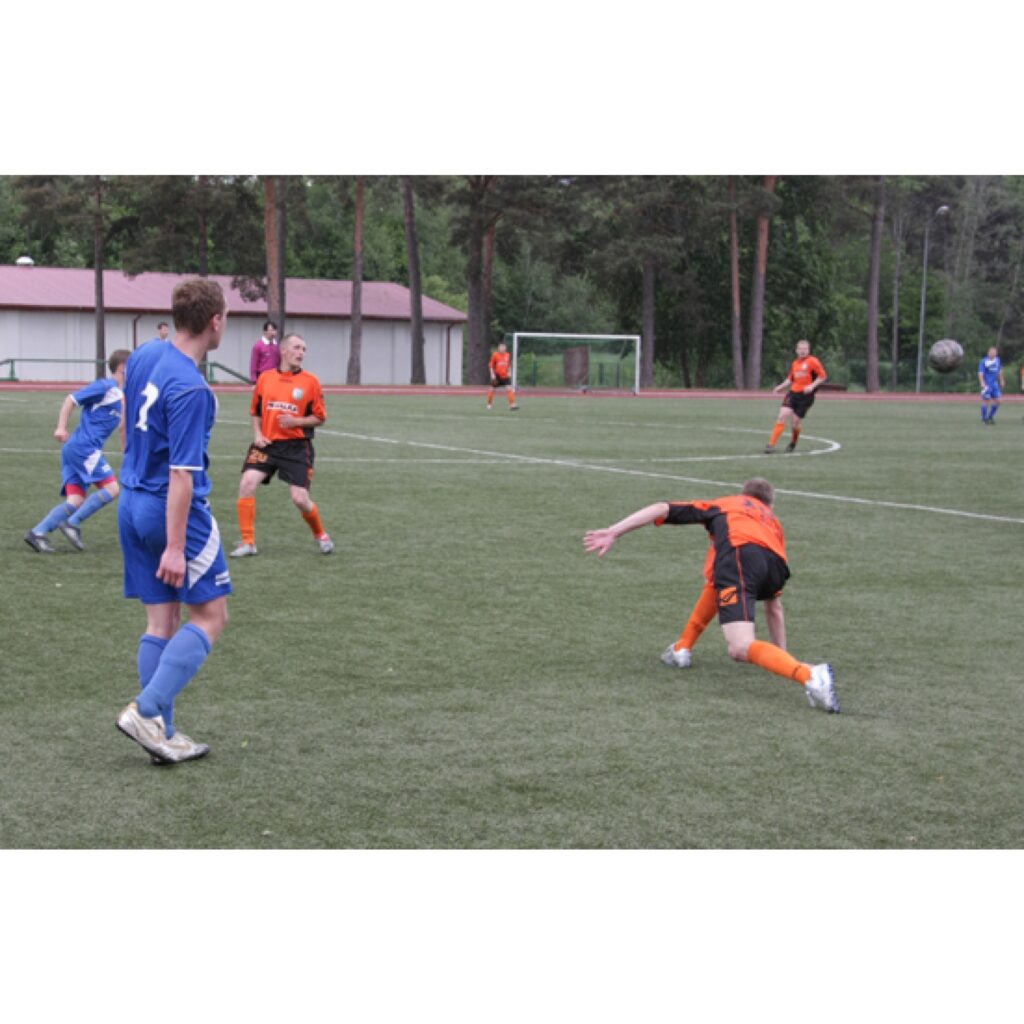 Vidzemes 2. līgas čempionātā FK "Valka" ir guvusi uzvaru pār FK "Upesciems" - 2:1. Pēc visām iepriekšējām neveiksmēm šī uzvara vieš cerības, jo pretinieki ir pērnā gada vicečempioni.
Autors: Aldis Dubļāns