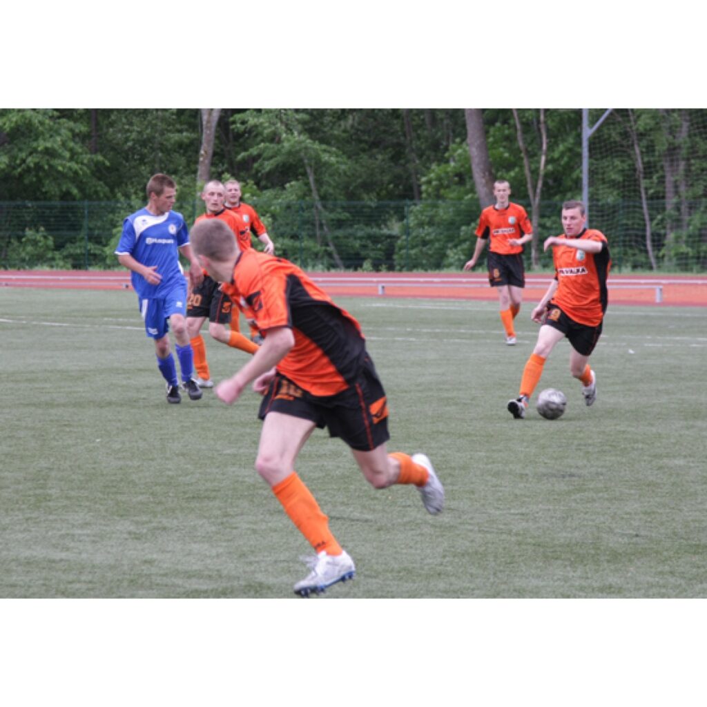 Vidzemes 2. līgas čempionātā FK "Valka" ir guvusi uzvaru pār FK "Upesciems" - 2:1. Pēc visām iepriekšējām neveiksmēm šī uzvara vieš cerības, jo pretinieki ir pērnā gada vicečempioni.
Autors: Aldis Dubļāns