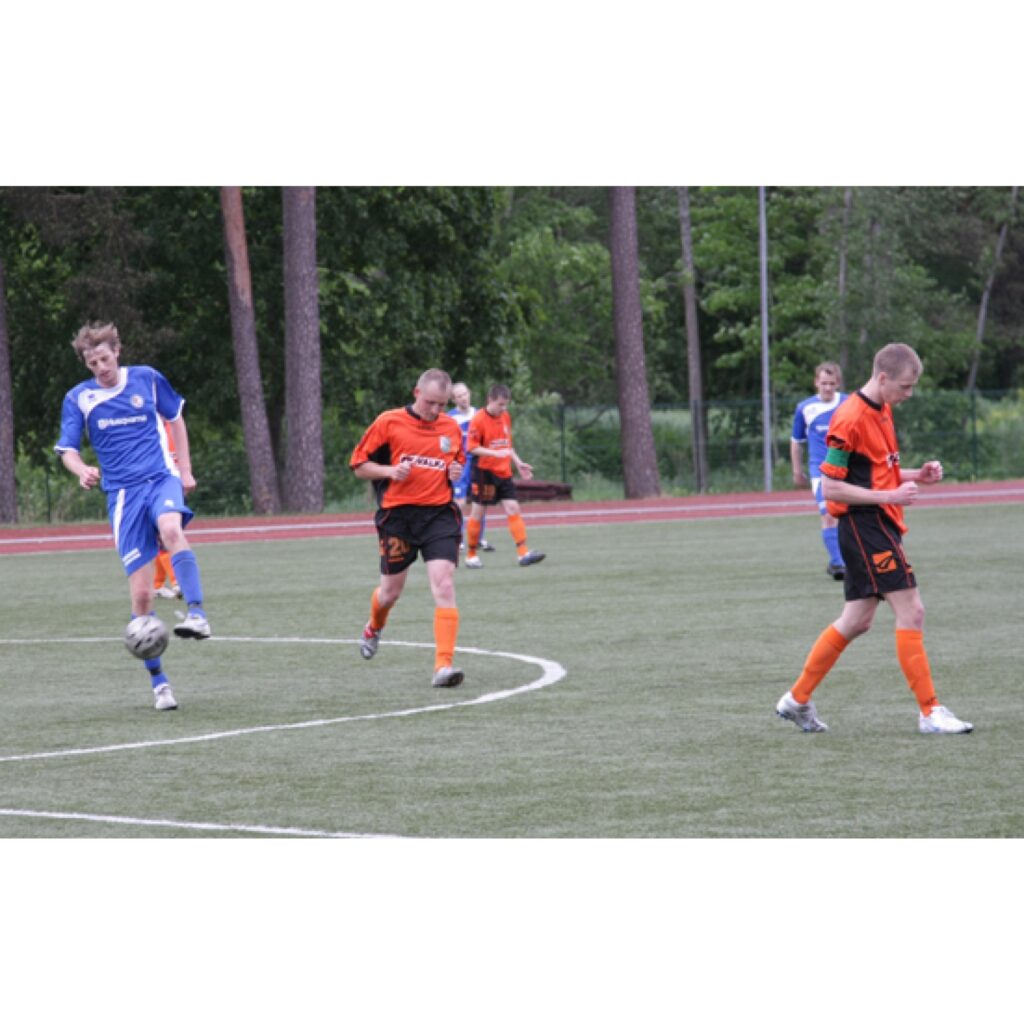 Vidzemes 2. līgas čempionātā FK "Valka" ir guvusi uzvaru pār FK "Upesciems" - 2:1. Pēc visām iepriekšējām neveiksmēm šī uzvara vieš cerības, jo pretinieki ir pērnā gada vicečempioni.
Autors: Aldis Dubļāns