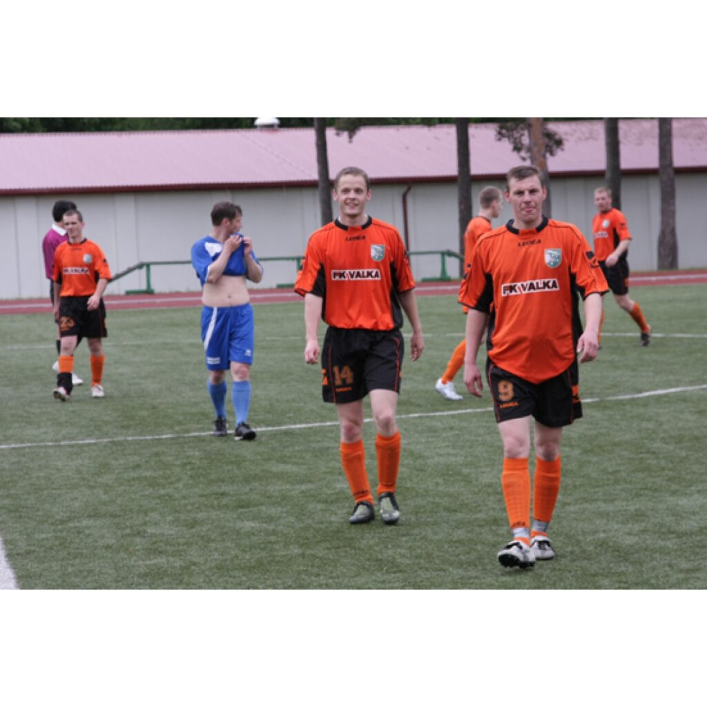 Vidzemes 2. līgas čempionātā FK "Valka" ir guvusi uzvaru pār FK "Upesciems" - 2:1. Pēc visām iepriekšējām neveiksmēm šī uzvara vieš cerības, jo pretinieki ir pērnā gada vicečempioni.
Autors: Aldis Dubļāns