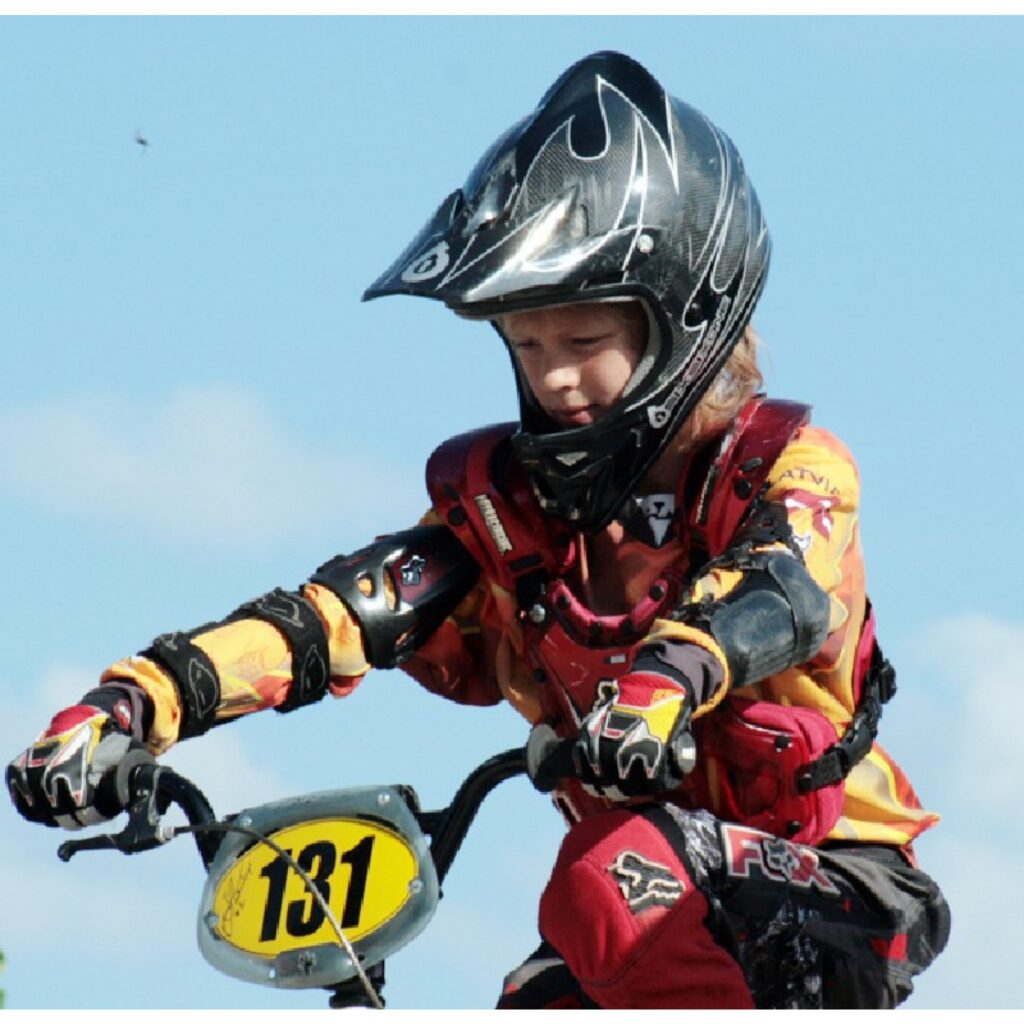 Latvijas čempionāta BMX 4.kārtas sacensības vēl nav beigušās, taču zināms, ka tik daudz dalībnieku šajā čempionāta posmā Valkā nekad vēl nav bijis. Uz šo čempionātu ieradās vairāk nekā 20 Maskavas bmxisistu un ne mazāk no Lietuvas...
Autors: Aldis Dubļāns