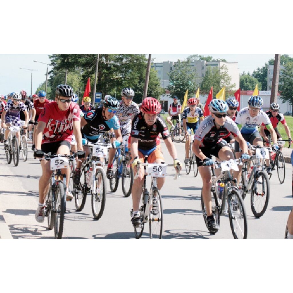 Pagājušā gada uzvarētājs Ingus Eislers šoreiz otrais. Pirmo reizi šo sacensību organizēšanā piedalījās SIA "Sportlat". Plašāka publikācija par šiem mačiem kādā no turpmākajām "Ziemeļlatvijām"
Autors: Aldis Dubļāns