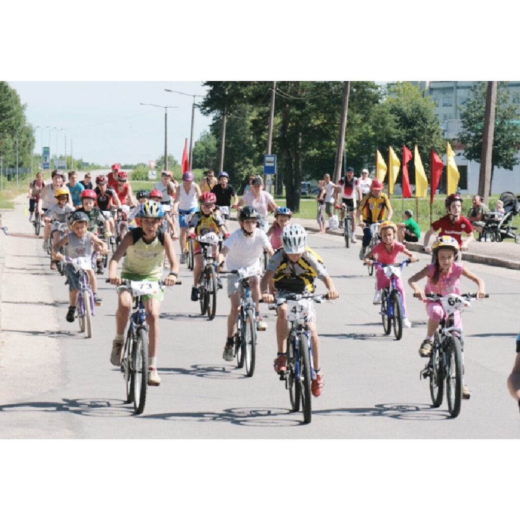 Pagājušā gada uzvarētājs Ingus Eislers šoreiz otrais. Pirmo reizi šo sacensību organizēšanā piedalījās SIA "Sportlat". Plašāka publikācija par šiem mačiem kādā no turpmākajām "Ziemeļlatvijām"
Autors: Aldis Dubļāns