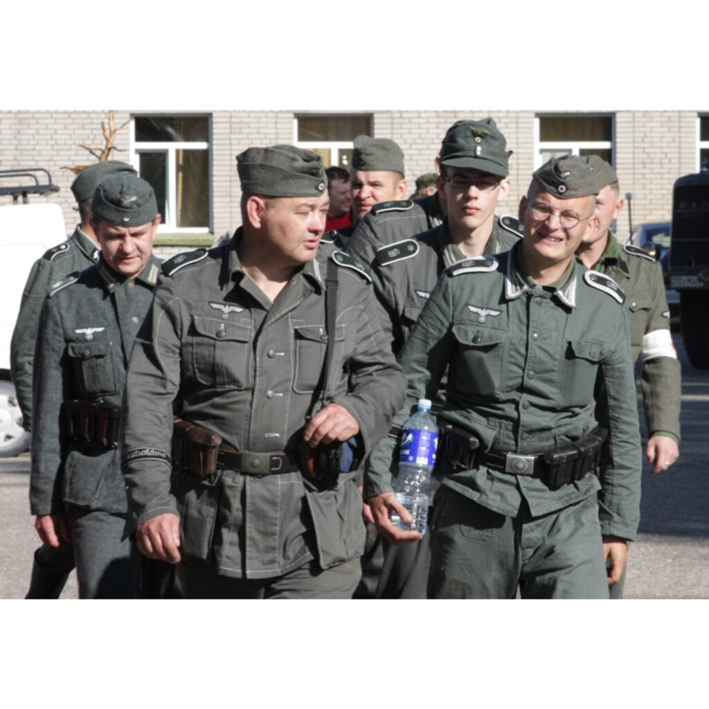 Piektdien un sestdien Valgā bija unikāls pasākums – I Starptautiskās kara vēstures dienas. To ietvaros notika vēstures tematiskā konference, pilsētas militārā ekskursija, kara inventāra un citu senlaicīgu priekšmetu gadatirgus, kara mašīnu...
Autors: Aldis Dubļāns