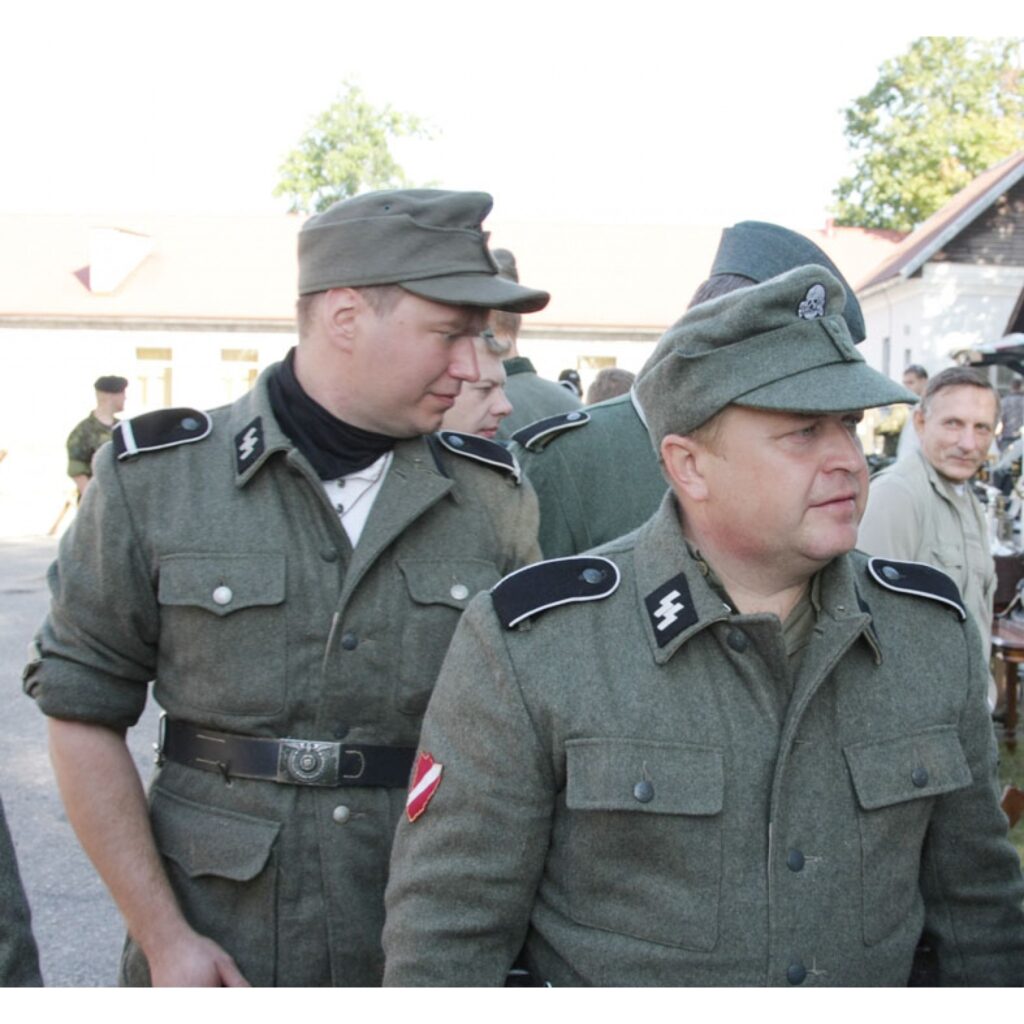 Piektdien un sestdien Valgā bija unikāls pasākums – I Starptautiskās kara vēstures dienas. To ietvaros notika vēstures tematiskā konference, pilsētas militārā ekskursija, kara inventāra un citu senlaicīgu priekšmetu gadatirgus, kara mašīnu...
Autors: Aldis Dubļāns