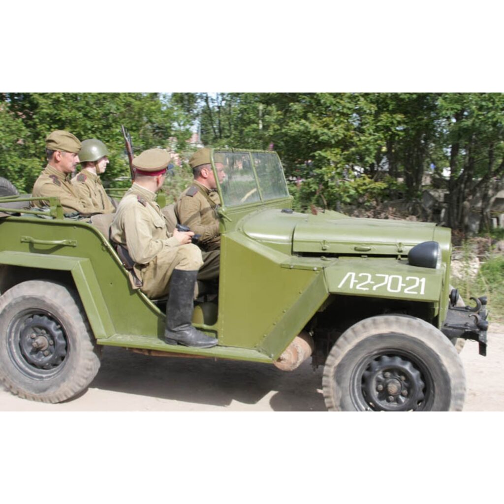 Piektdien un sestdien Valgā bija unikāls pasākums – I Starptautiskās kara vēstures dienas. To ietvaros notika vēstures tematiskā konference, pilsētas militārā ekskursija, kara inventāra un citu senlaicīgu priekšmetu gadatirgus, kara mašīnu...
Autors: Aldis Dubļāns