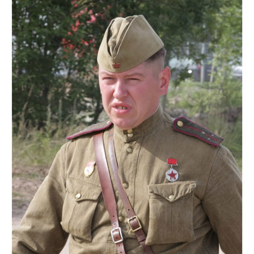 Piektdien un sestdien Valgā bija unikāls pasākums – I Starptautiskās kara vēstures dienas. To ietvaros notika vēstures tematiskā konference, pilsētas militārā ekskursija, kara inventāra un citu senlaicīgu priekšmetu gadatirgus, kara mašīnu...
Autors: Aldis Dubļāns