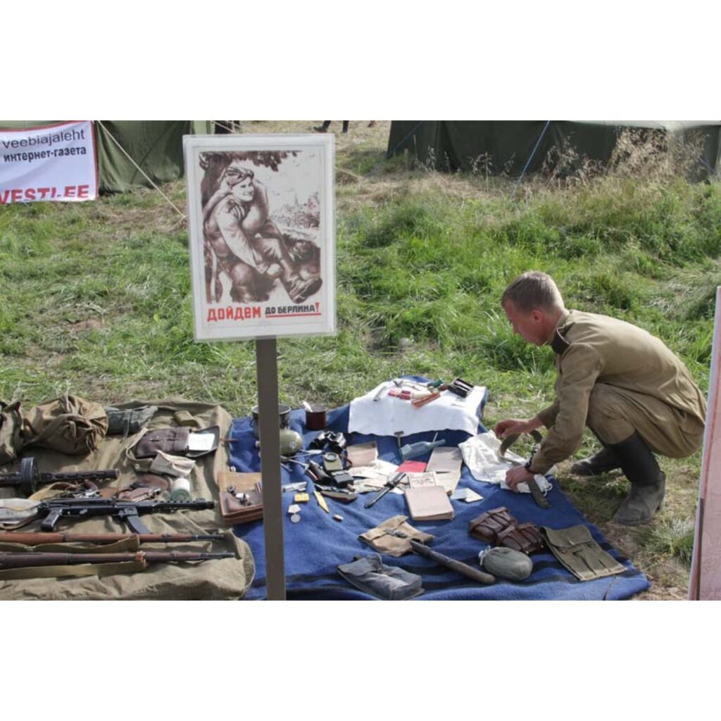 Piektdien un sestdien Valgā bija unikāls pasākums – I Starptautiskās kara vēstures dienas. To ietvaros notika vēstures tematiskā konference, pilsētas militārā ekskursija, kara inventāra un citu senlaicīgu priekšmetu gadatirgus, kara mašīnu...
Autors: Aldis Dubļāns