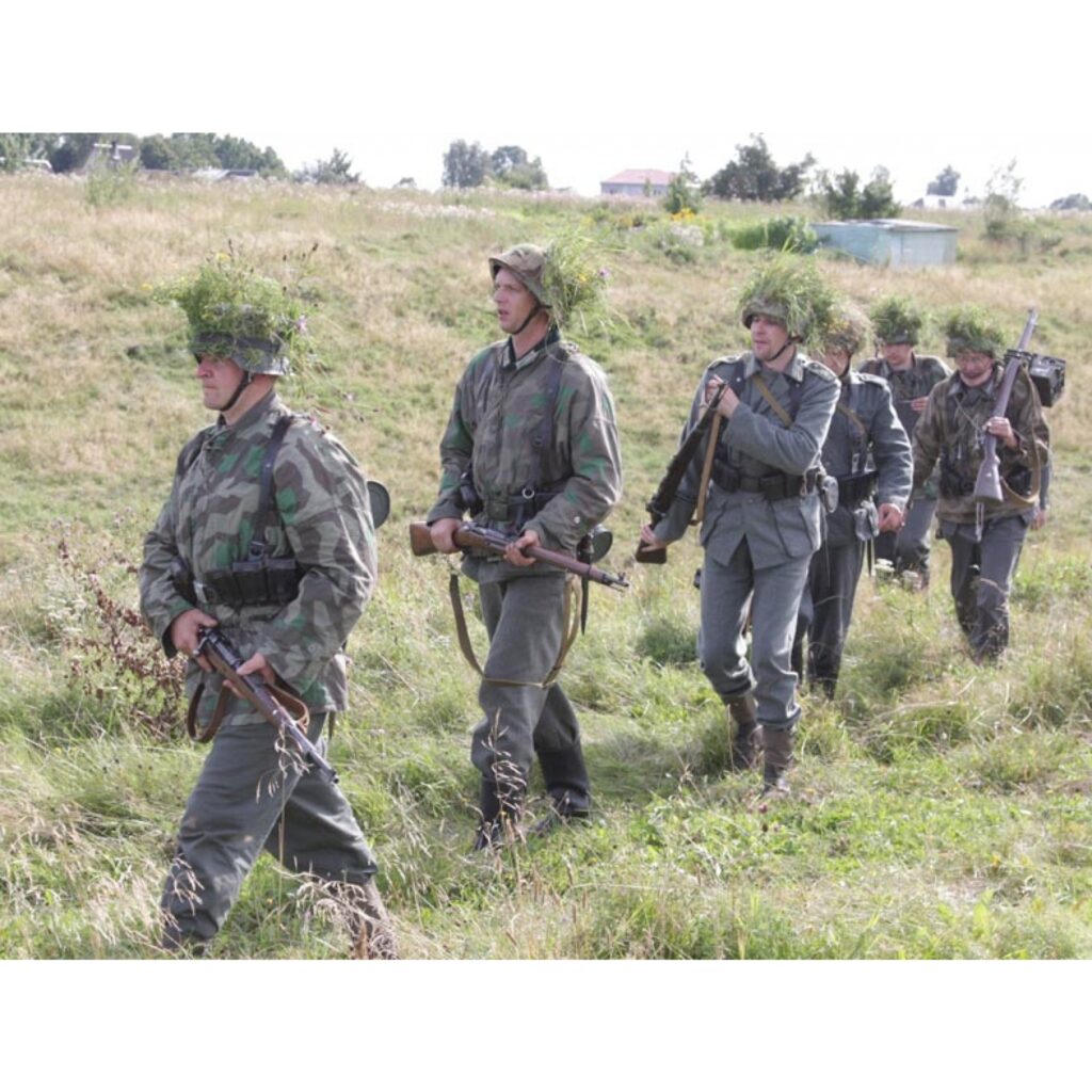 Piektdien un sestdien Valgā bija unikāls pasākums – I Starptautiskās kara vēstures dienas. To ietvaros notika vēstures tematiskā konference, pilsētas militārā ekskursija, kara inventāra un citu senlaicīgu priekšmetu gadatirgus, kara mašīnu...
Autors: Aldis Dubļāns