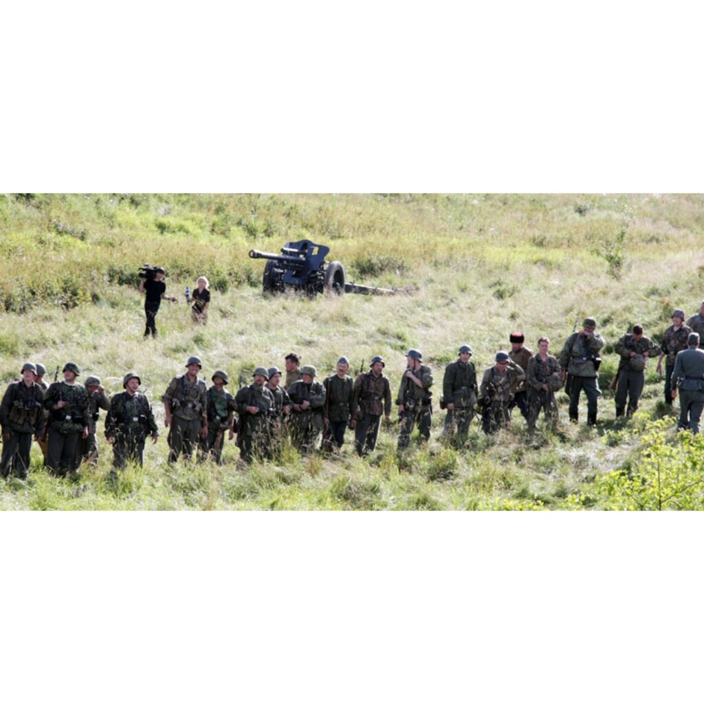 Piektdien un sestdien Valgā bija unikāls pasākums – I Starptautiskās kara vēstures dienas. To ietvaros notika vēstures tematiskā konference, pilsētas militārā ekskursija, kara inventāra un citu senlaicīgu priekšmetu gadatirgus, kara mašīnu...
Autors: Aldis Dubļāns