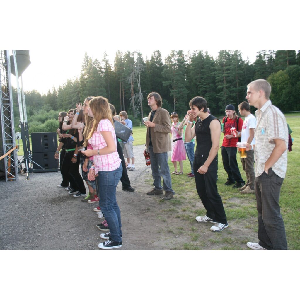Sestdien Valkā notika tradicionālais "Borderrock". Šogad skatītājus pārsteidza igauņu grupu sniegums, kā arī skatītāju rindās bija jūtama igauņu klātbūtne. Iepriekšējos gados šo pasākumu pārsvarā apmeklēja latviešu publika. Pasākuma...
Autors: Inga Karpova