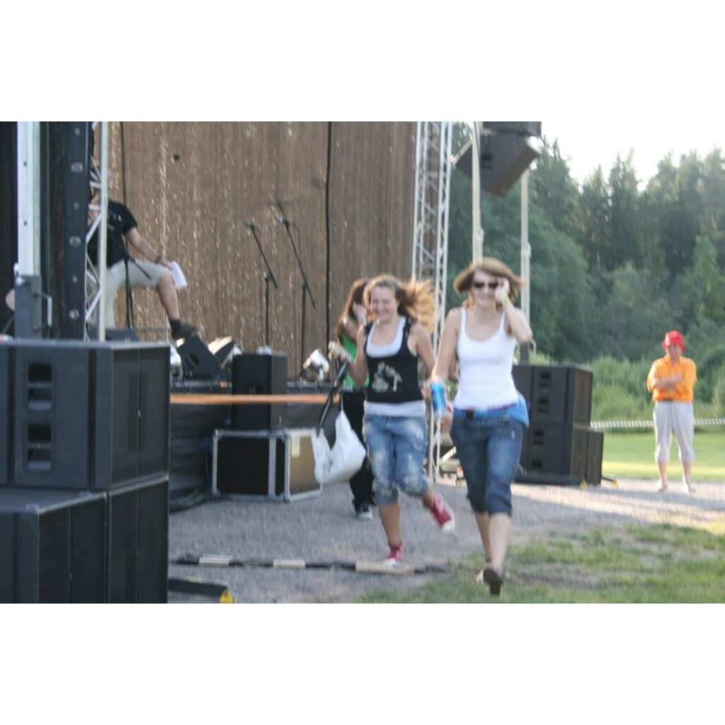 Sestdien Valkā notika tradicionālais "Borderrock". Šogad skatītājus pārsteidza igauņu grupu sniegums, kā arī skatītāju rindās bija jūtama igauņu klātbūtne. Iepriekšējos gados šo pasākumu pārsvarā apmeklēja latviešu publika. Pasākuma...
Autors: Inga Karpova