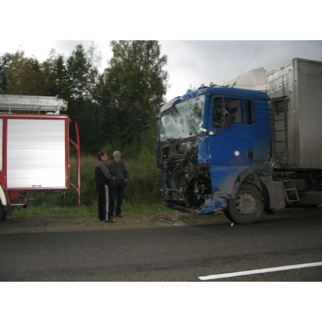 Smaga autoavārija šorīt notikusi uz autoceļa Smiltene - Gulbene. Divu smago automašīnu sadursme notikusi Launkalnes pagastā pie Vārniņām. Negadījumā ir viens bojā gājušais un cietušie. Notikuma vietā strādā Valsts Ugunsdzēsības un...
Autors: Santa Sinka