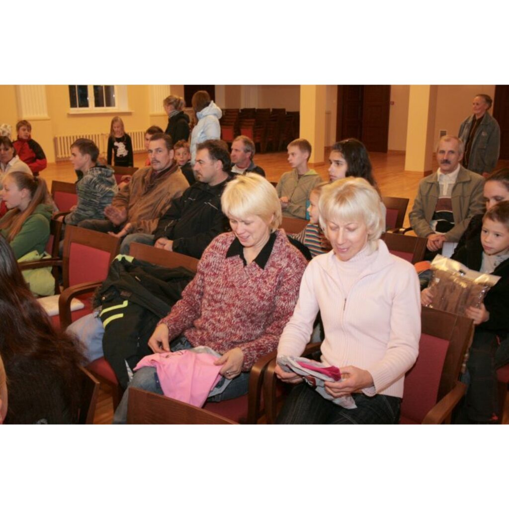 Kā jau bija solīts, ceturtdien Valkas kultūras namā notika skriešanas seriāla “Optimists” uzvarētāju apbalvošana un galvenās balvas izloze.
Galvenās balvas izlozē piedalījās 35 sievietes un 33 vīrieši. Tieši tik daudz piedalījās vismaz...
Autors: Aldis Dubļāns