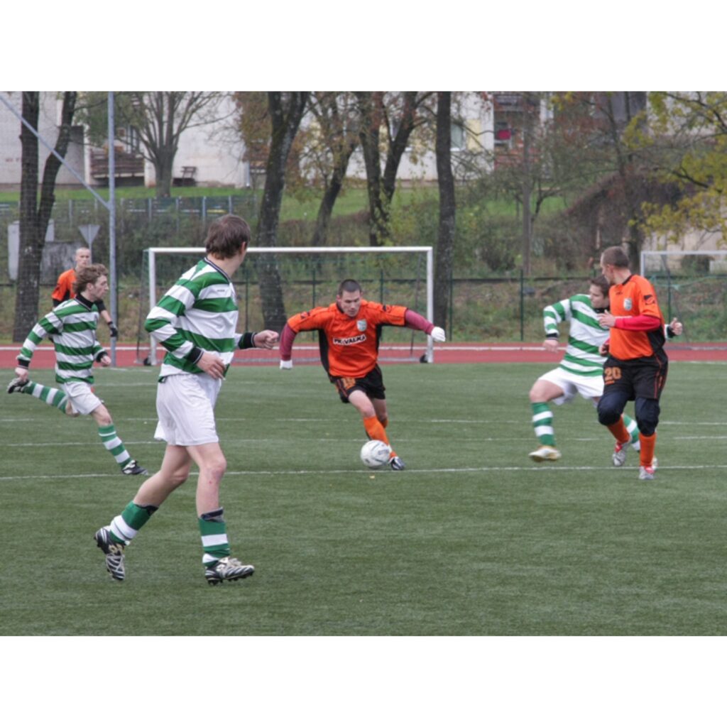 Latvijas kausa izcīņas futbolā 1. kārtā FK "Valka" sportisti pārliecinoši ar 5:1 pieveica spēcīgo FK "Alberts" no Rīgas. Nākamie pretinieki, visticamāk, būs stiprāki.
Autors: Aldis Dubļāns