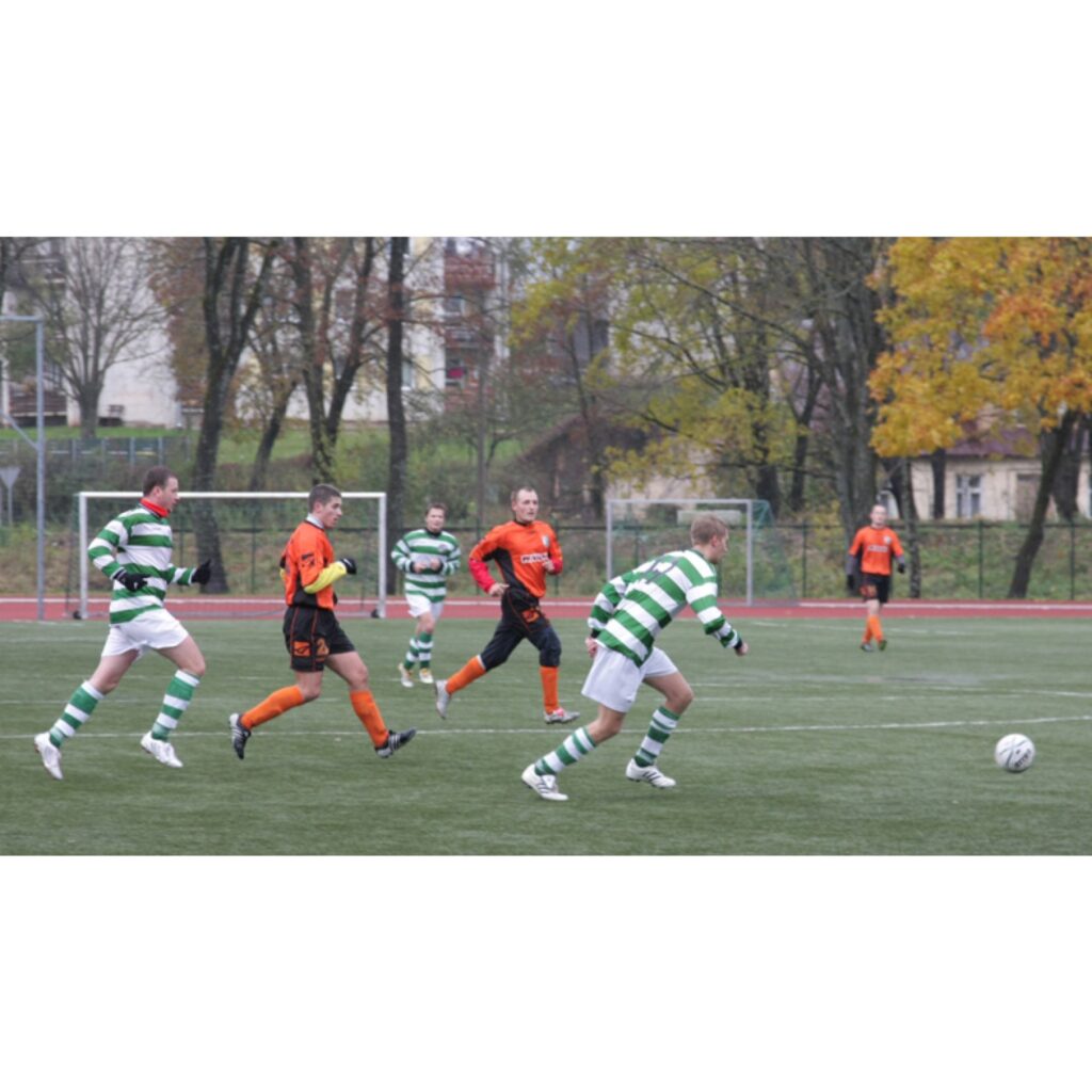 Latvijas kausa izcīņas futbolā 1. kārtā FK "Valka" sportisti pārliecinoši ar 5:1 pieveica spēcīgo FK "Alberts" no Rīgas. Nākamie pretinieki, visticamāk, būs stiprāki.
Autors: Aldis Dubļāns