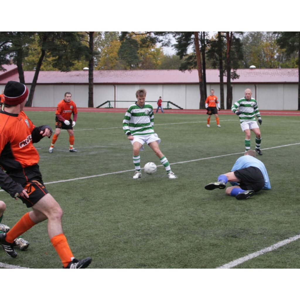 Latvijas kausa izcīņas futbolā 1. kārtā FK "Valka" sportisti pārliecinoši ar 5:1 pieveica spēcīgo FK "Alberts" no Rīgas. Nākamie pretinieki, visticamāk, būs stiprāki.
Autors: Aldis Dubļāns