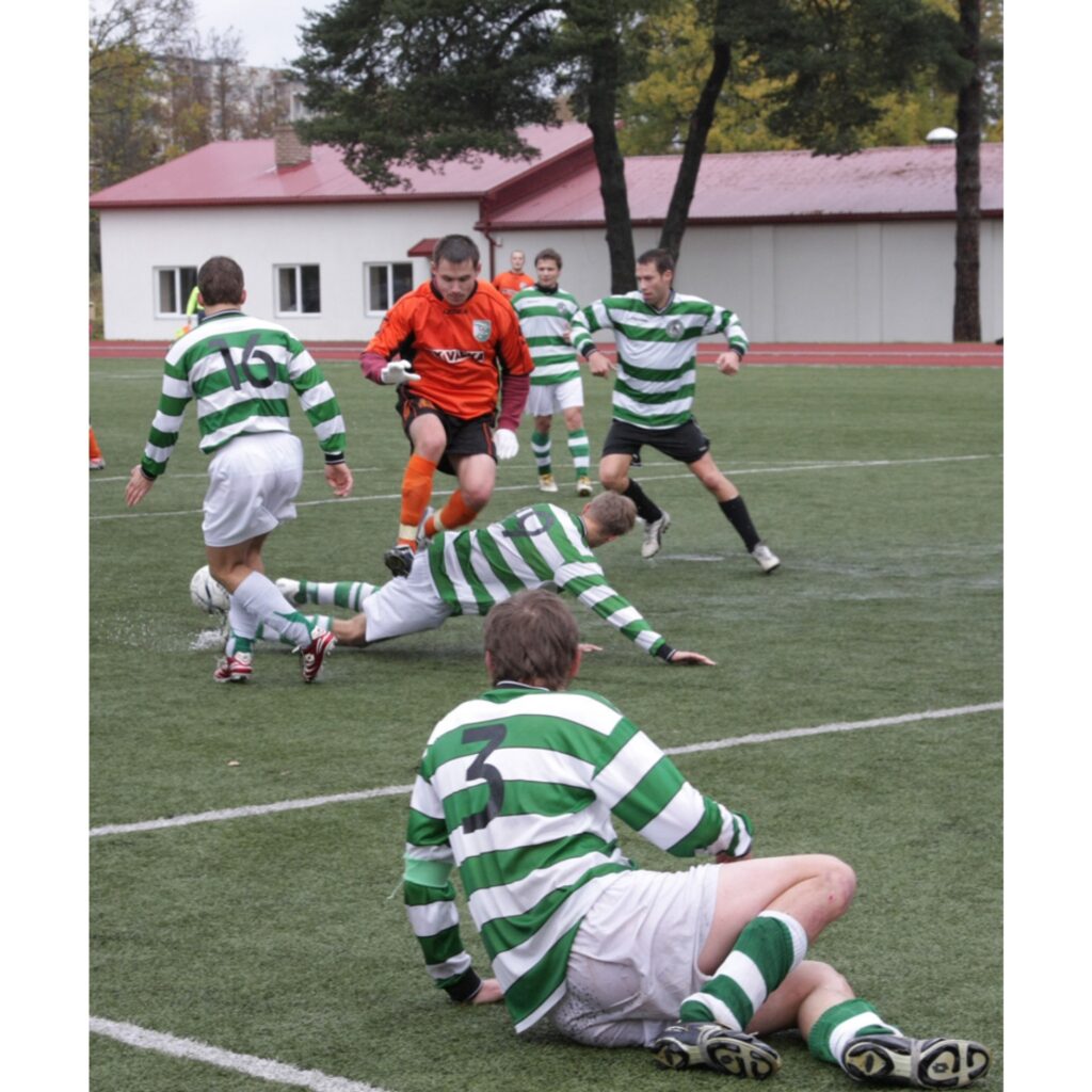Latvijas kausa izcīņas futbolā 1. kārtā FK "Valka" sportisti pārliecinoši ar 5:1 pieveica spēcīgo FK "Alberts" no Rīgas. Nākamie pretinieki, visticamāk, būs stiprāki.
Autors: Aldis Dubļāns