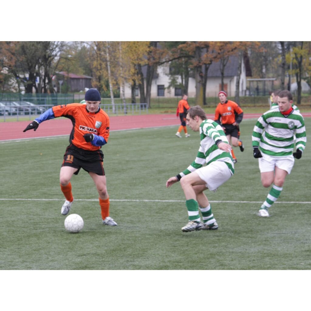 Latvijas kausa izcīņas futbolā 1. kārtā FK "Valka" sportisti pārliecinoši ar 5:1 pieveica spēcīgo FK "Alberts" no Rīgas. Nākamie pretinieki, visticamāk, būs stiprāki.
Autors: Aldis Dubļāns