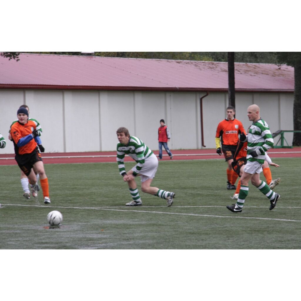 Latvijas kausa izcīņas futbolā 1. kārtā FK "Valka" sportisti pārliecinoši ar 5:1 pieveica spēcīgo FK "Alberts" no Rīgas. Nākamie pretinieki, visticamāk, būs stiprāki.
Autors: Aldis Dubļāns
