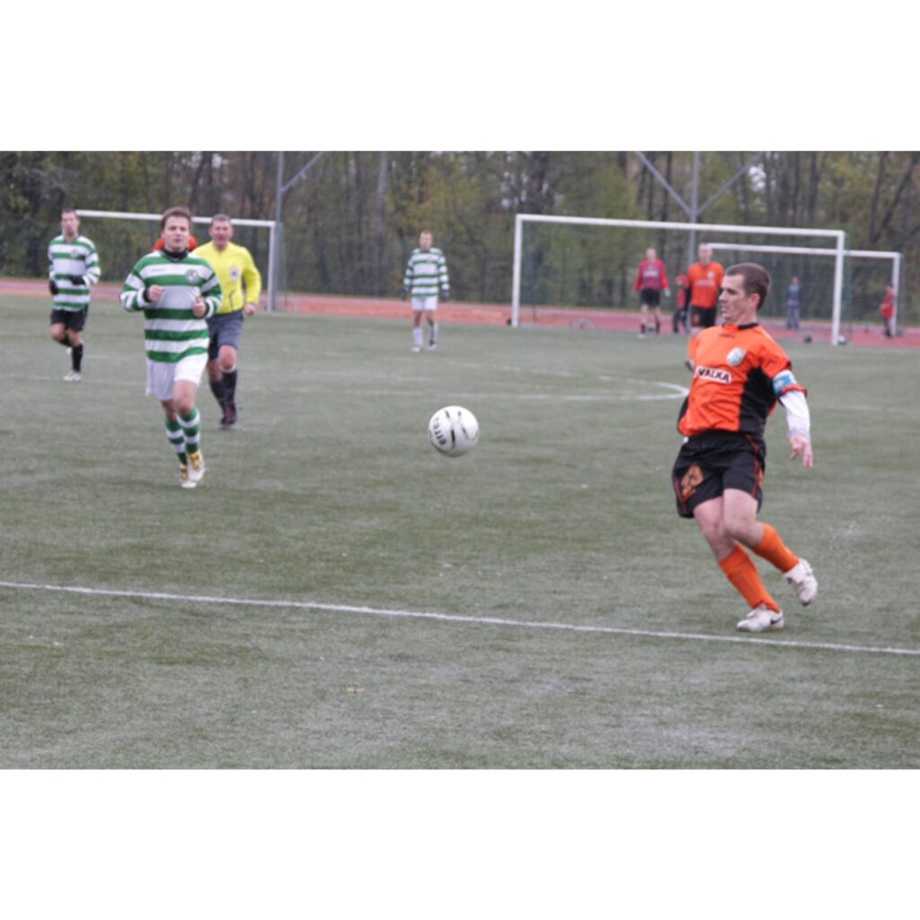 Latvijas kausa izcīņas futbolā 1. kārtā FK "Valka" sportisti pārliecinoši ar 5:1 pieveica spēcīgo FK "Alberts" no Rīgas. Nākamie pretinieki, visticamāk, būs stiprāki.
Autors: Aldis Dubļāns