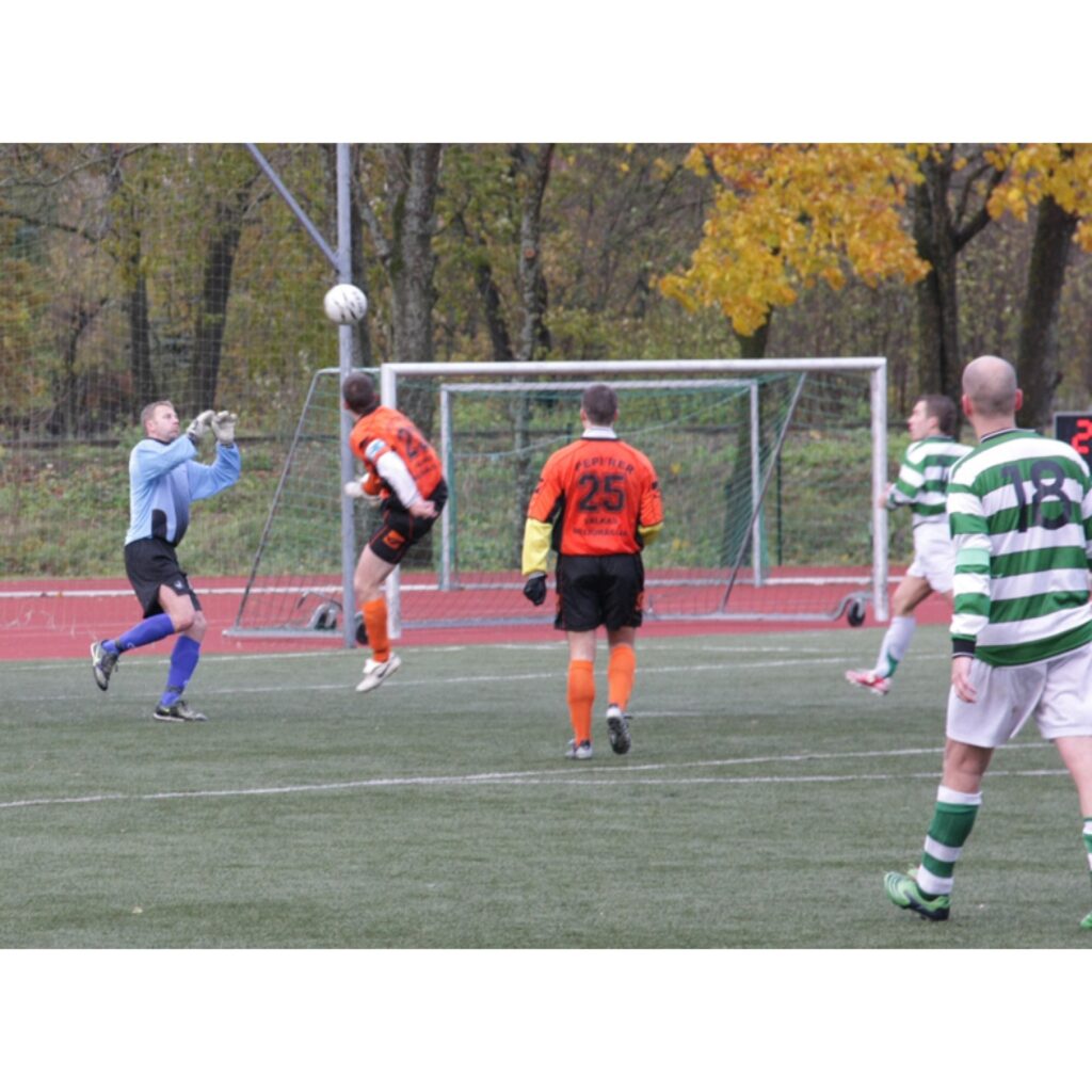 Latvijas kausa izcīņas futbolā 1. kārtā FK "Valka" sportisti pārliecinoši ar 5:1 pieveica spēcīgo FK "Alberts" no Rīgas. Nākamie pretinieki, visticamāk, būs stiprāki.
Autors: Aldis Dubļāns