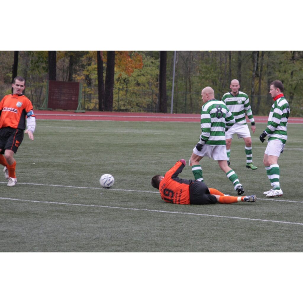 Latvijas kausa izcīņas futbolā 1. kārtā FK "Valka" sportisti pārliecinoši ar 5:1 pieveica spēcīgo FK "Alberts" no Rīgas. Nākamie pretinieki, visticamāk, būs stiprāki.
Autors: Aldis Dubļāns