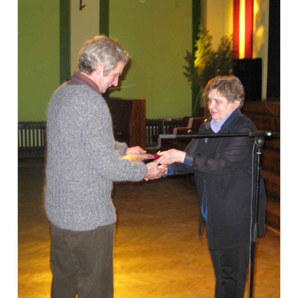 1991. gada barikāžu dalībnieka piemiņas zīme ir Latvijas valsts apbalvojums, kas izveidots, lai godinātu aktīvos Latvijas neatkarības aizstāvjus par 1991. gada janvārī un augustā parādīto drošsirdību, pašaizliedzību un iniciatīvu, par...
Autors: Sarmīte Ozola