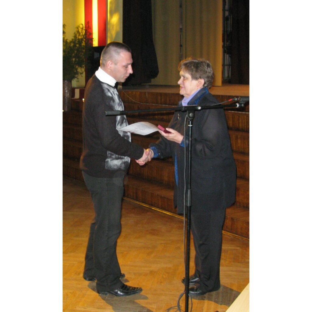 1991. gada barikāžu dalībnieka piemiņas zīme ir Latvijas valsts apbalvojums, kas izveidots, lai godinātu aktīvos Latvijas neatkarības aizstāvjus par 1991. gada janvārī un augustā parādīto drošsirdību, pašaizliedzību un iniciatīvu, par...
Autors: Sarmīte Ozola