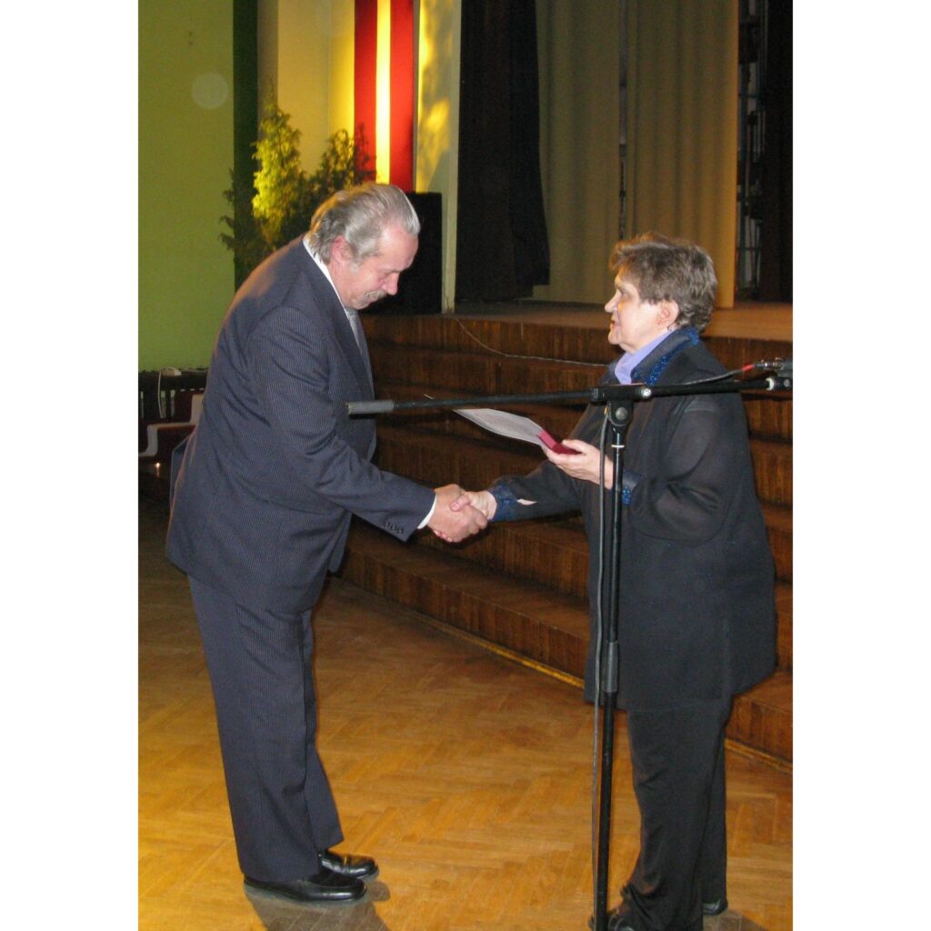 1991. gada barikāžu dalībnieka piemiņas zīme ir Latvijas valsts apbalvojums, kas izveidots, lai godinātu aktīvos Latvijas neatkarības aizstāvjus par 1991. gada janvārī un augustā parādīto drošsirdību, pašaizliedzību un iniciatīvu, par...
Autors: Sarmīte Ozola