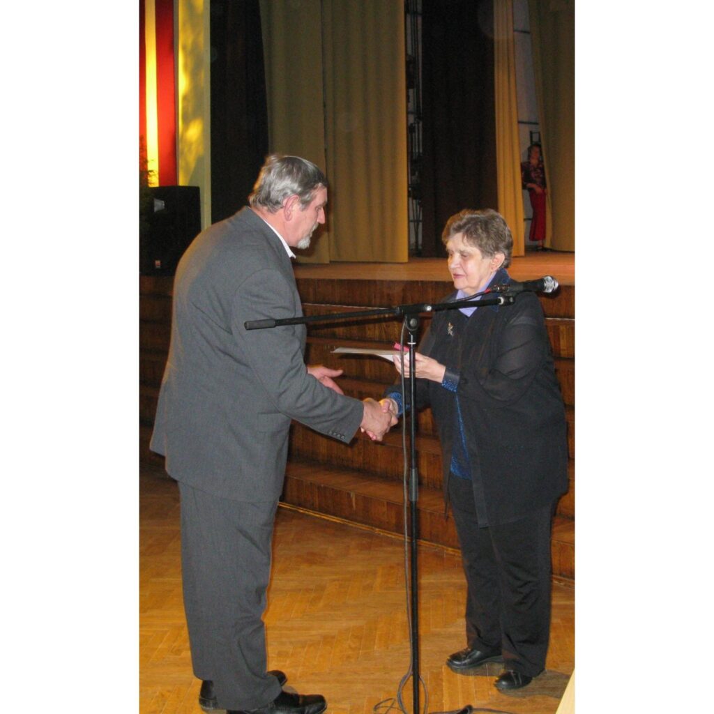 1991. gada barikāžu dalībnieka piemiņas zīme ir Latvijas valsts apbalvojums, kas izveidots, lai godinātu aktīvos Latvijas neatkarības aizstāvjus par 1991. gada janvārī un augustā parādīto drošsirdību, pašaizliedzību un iniciatīvu, par...
Autors: Sarmīte Ozola