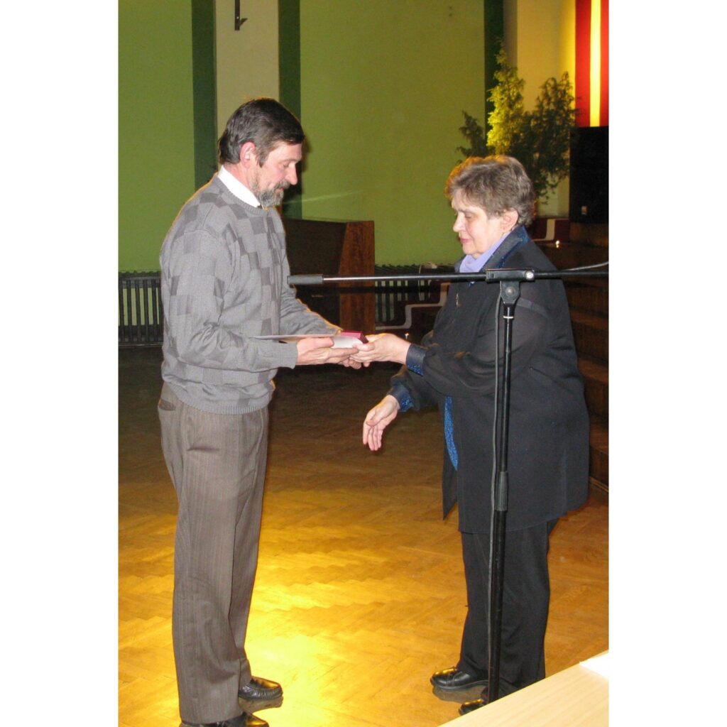 1991. gada barikāžu dalībnieka piemiņas zīme ir Latvijas valsts apbalvojums, kas izveidots, lai godinātu aktīvos Latvijas neatkarības aizstāvjus par 1991. gada janvārī un augustā parādīto drošsirdību, pašaizliedzību un iniciatīvu, par...
Autors: Sarmīte Ozola