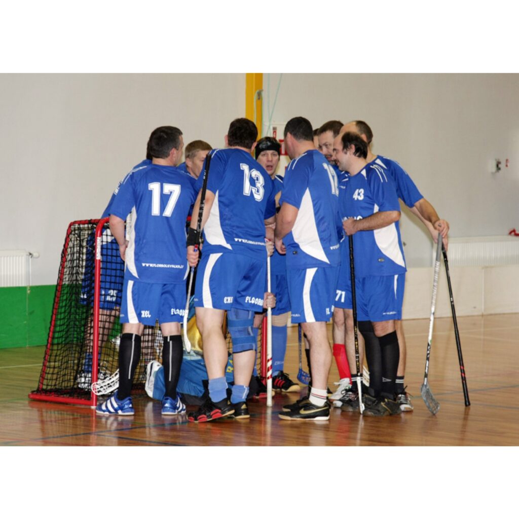 Florbola spēles Valkā nedēļas nogalē - piektdien, sestdien un svētdien. Spēlēja FK "Valka" U 18 grupa, veterāni, U 14 un U 12. Plašāka publikācija būs ceturtdienas, 12. novembra, laikrakstā "Ziemeļlatvija".
Autors: Aldis Dubļāns