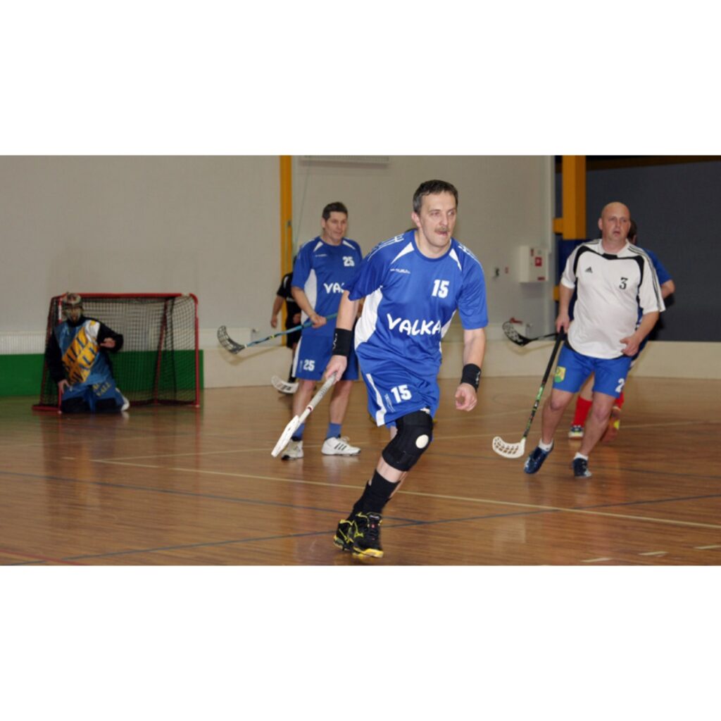 Florbola spēles Valkā nedēļas nogalē - piektdien, sestdien un svētdien. Spēlēja FK "Valka" U 18 grupa, veterāni, U 14 un U 12. Plašāka publikācija būs ceturtdienas, 12. novembra, laikrakstā "Ziemeļlatvija".
Autors: Aldis Dubļāns