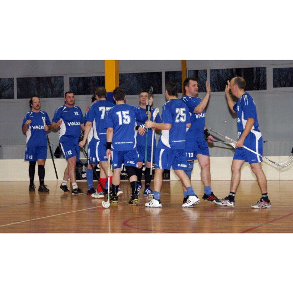 Florbola spēles Valkā nedēļas nogalē - piektdien, sestdien un svētdien. Spēlēja FK "Valka" U 18 grupa, veterāni, U 14 un U 12. Plašāka publikācija būs ceturtdienas, 12. novembra, laikrakstā "Ziemeļlatvija".
Autors: Aldis Dubļāns