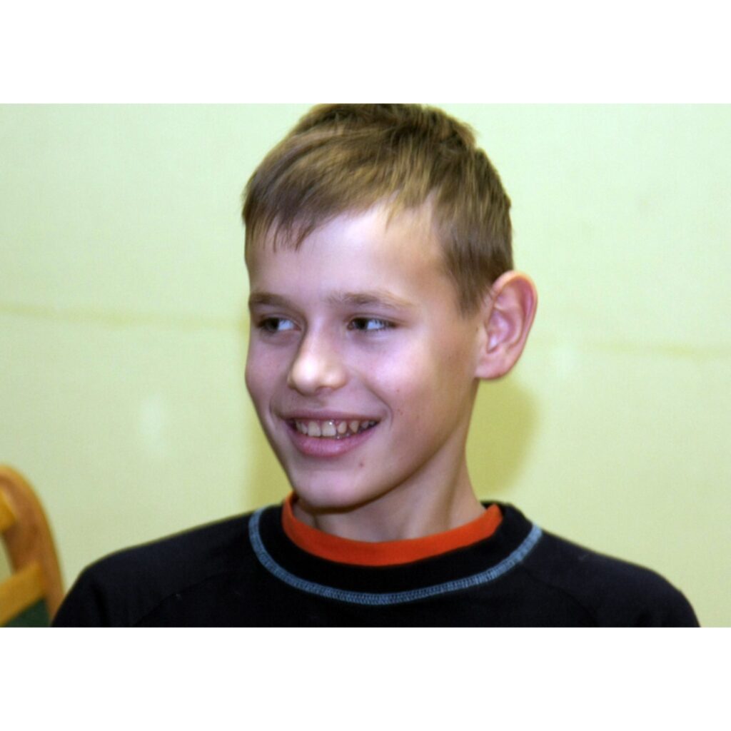 Starptautiskās kustības "Award" Valkas novada dalībnieki naktī no sestdienas uz svētdienas rīkoja savu pirmo pasākumu, kurā lēja sveces, gatavoja frikadeļu zupu, mācījās daudzas citas dzīvē noderīgas lietas un katrs veidoja individuālu...
Autors: Aldis Dubļāns