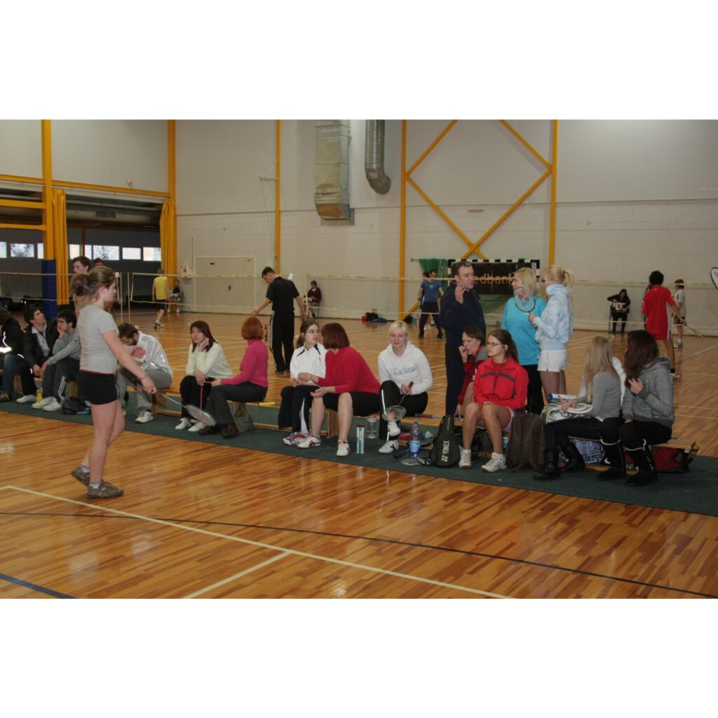 Latvijas Amatieru badmintona līgas čempionāta 4. kārta, kas notika Valkas ģimnāzijas sporta hallē. Tekstuālo informāciju par sacensībām lasiet laikrakstā "Ziemeļlatvija".
Autors: Aldis Dubļāns