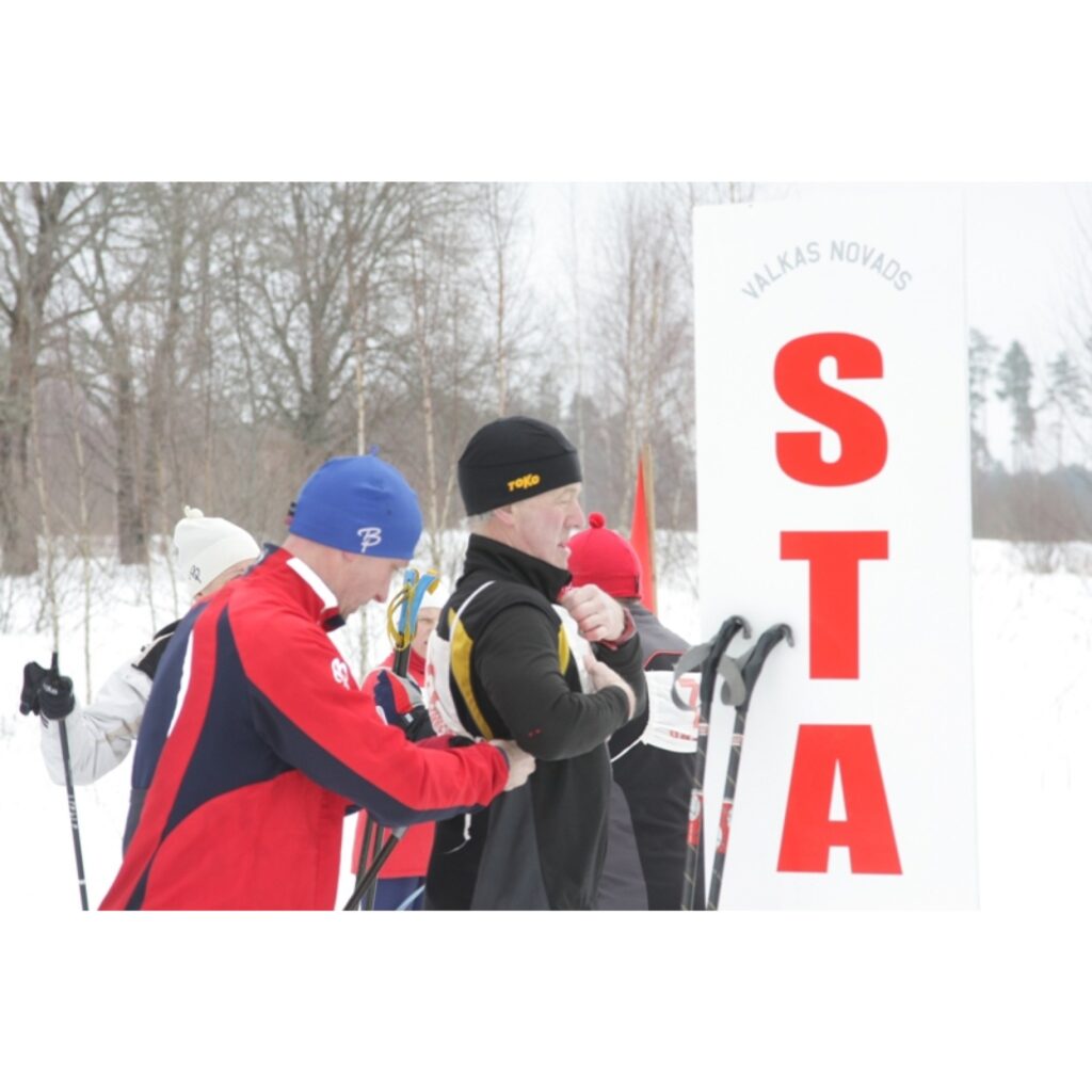 Sestdien, 27.februārī, slēpošanas trasē Valkas pagasta teritorijā, netālu no ģenerāļa Pētera Radziņa dzimtajām mājām un piemiņas akmens notka Valkas novada sacensības distanču slēpošanā.
Autors: Aldis Dubļāns
