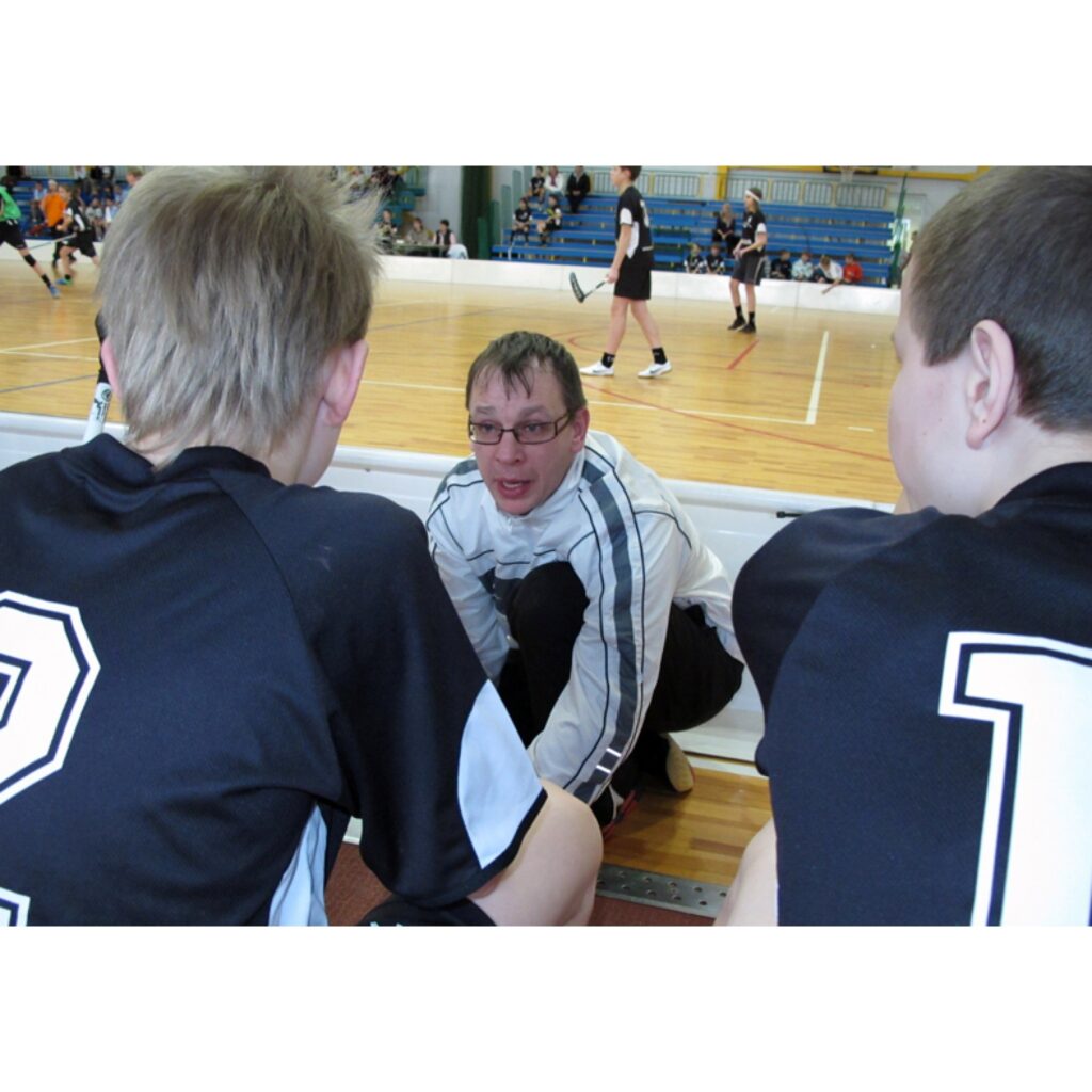 Latvijas čempionāts florbolā 2. līgas U-14 zēniem Valkā. Sezona beigusies, valcēniešiem - 3. vieta.
Autors: Aldis Dubļāns