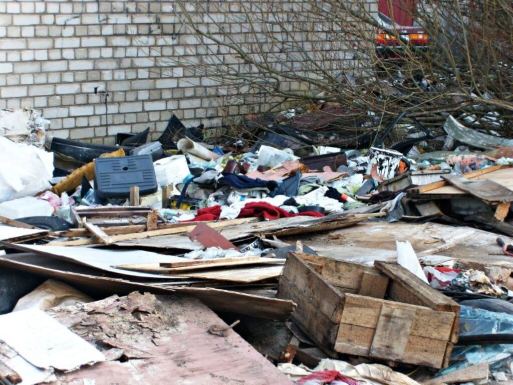 Valkā: tas ir meliorācijas rajonā, kur garāžas
Autors: Lietotāja foto