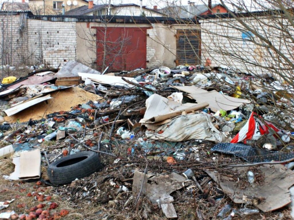 Valkā: tas ir meliorācijas rajonā, kur garāžas
Autors: Lietotāja foto