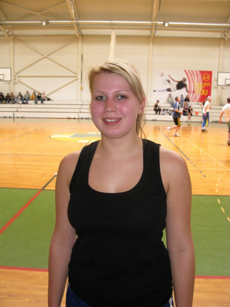  Turnīra rezultatīvākā spēlētāja meiteņu vidū Elīna Stepīte savulaik trenējās basketbolā Smiltenes sporta skolā.
Autors: Sandra Pētersone