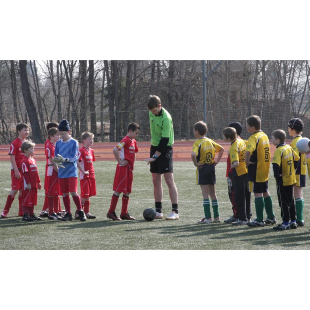 Sestdien un svētdien Valkas pilsētas stadionā notika tradicionālais Valkas novada BJSS rīkotais futbola turnīrs “Pavasaris 2010” U-13 un U-10 vecuma grupās.
Autors: Aldis Dubļāns