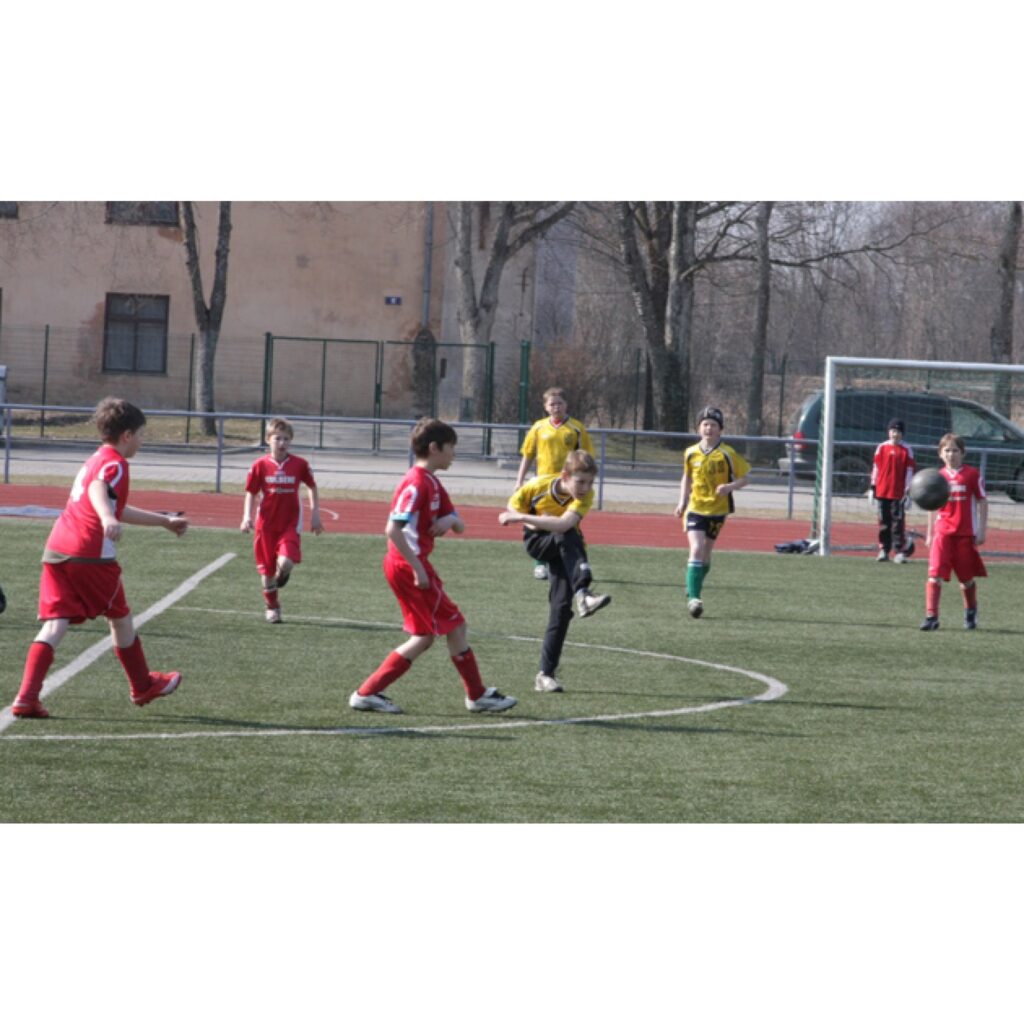 Sestdien un svētdien Valkas pilsētas stadionā notika tradicionālais Valkas novada BJSS rīkotais futbola turnīrs “Pavasaris 2010” U-13 un U-10 vecuma grupās.
Autors: Aldis Dubļāns