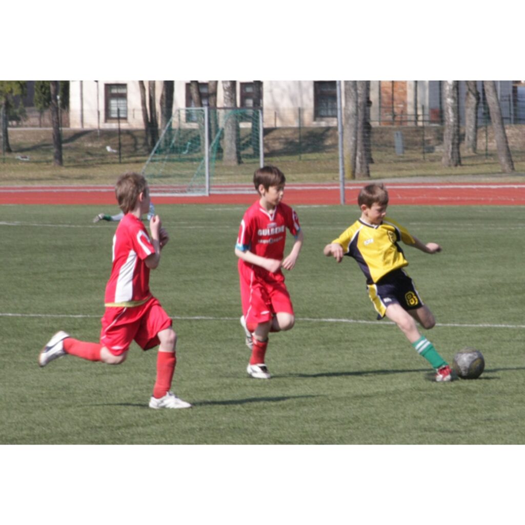 Sestdien un svētdien Valkas pilsētas stadionā notika tradicionālais Valkas novada BJSS rīkotais futbola turnīrs “Pavasaris 2010” U-13 un U-10 vecuma grupās.
Autors: Aldis Dubļāns
