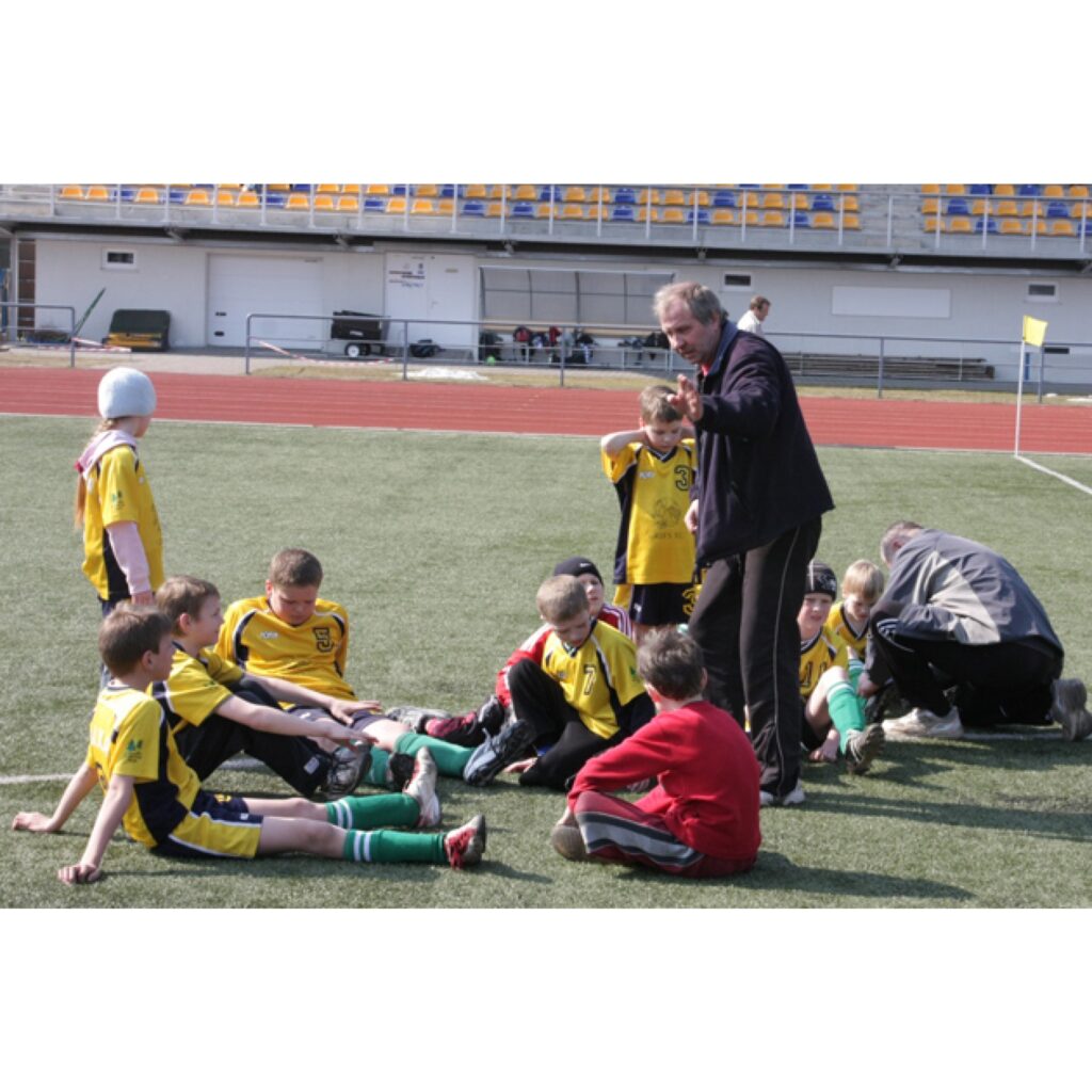 Sestdien un svētdien Valkas pilsētas stadionā notika tradicionālais Valkas novada BJSS rīkotais futbola turnīrs “Pavasaris 2010” U-13 un U-10 vecuma grupās.
Autors: Aldis Dubļāns
