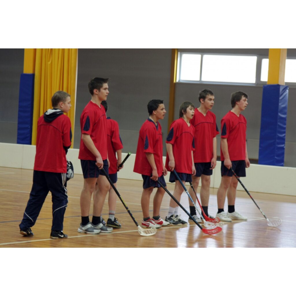  Valkas novada skolu čempionāts. Piedalās florbolisti no abām Valkas skolām, Ērģemes, Kārķiem un Vijciema divās vecuma grupās
Autors: Aldis Dubļāns