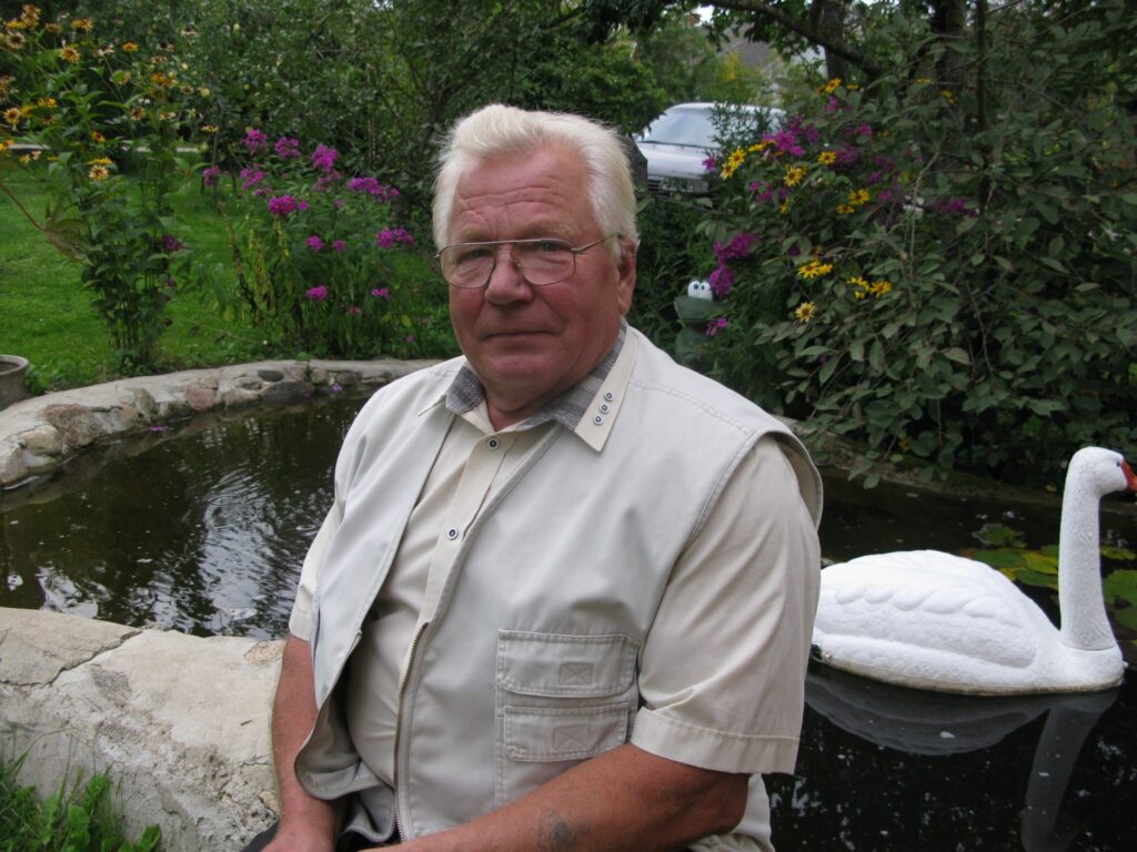 Blomēnietis Andris Āgaris savu apaļo jubileju sagaidījis ar gandarījumu, ka līdzšinējie gadi nav nodzīvoti velti. Mūža lielākā puse ir atdota lauksaimniecībai un Blomes pagasta vadīšanai un saimniecisko lietu kārtošanai.
Autors: Sandra Pētersone