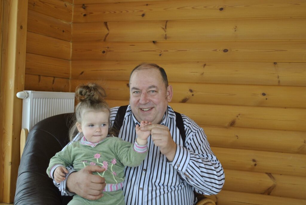 Juris Kļaviņš ar mazmeitu.
Autors: Santa Sinka