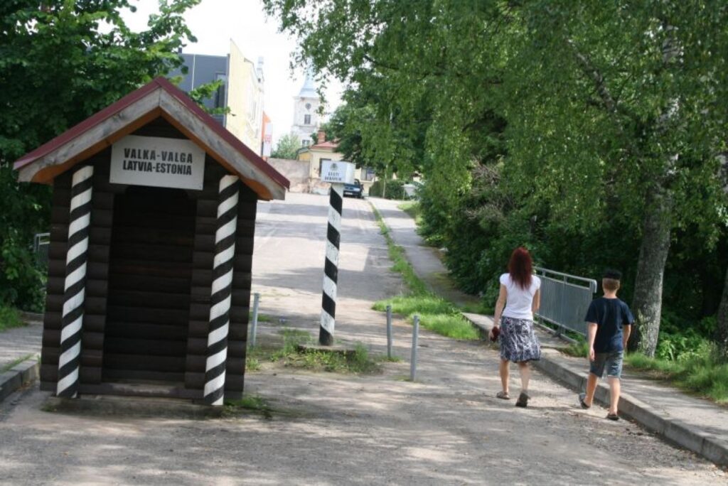 Politiskās apvienības “Vienotība” pārstāvji Valkā cer vairāk tuvināties Igaunijas pieredzei, jo Valkā un Valgā esot attīstījusies pārrobežu sadarbības ideju plūsma. 
Autors: Aivars Zilbers